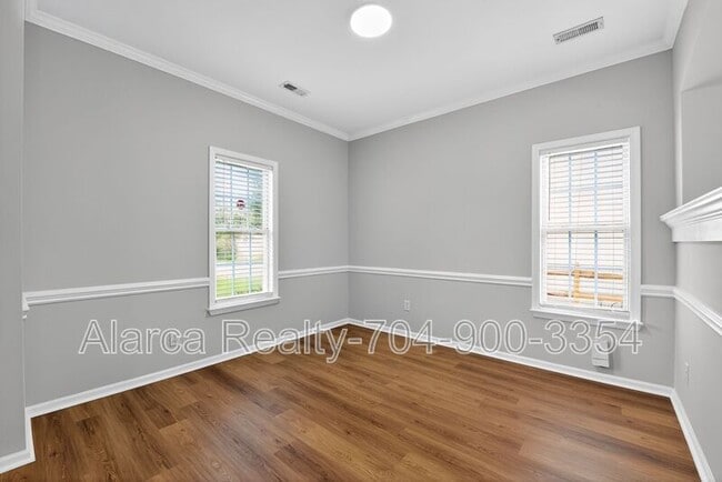 Building Photo - 9205 Mitchell Glen Dr