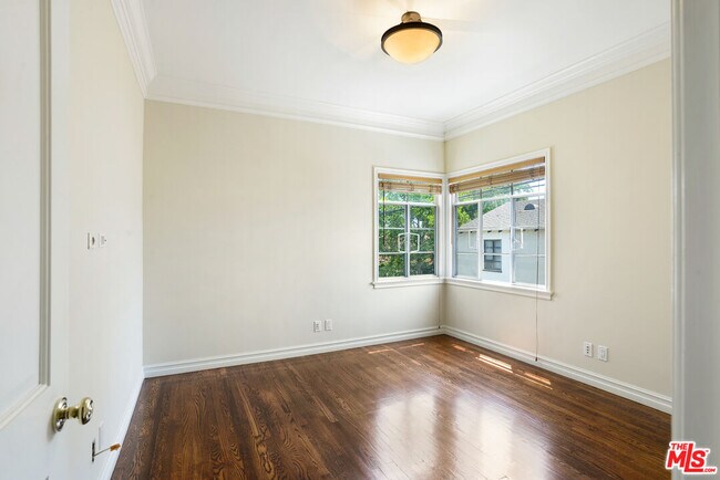 Building Photo - 155 S Rodeo Dr