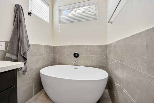 Building Photo - 108 Knightsbridge Park Ln