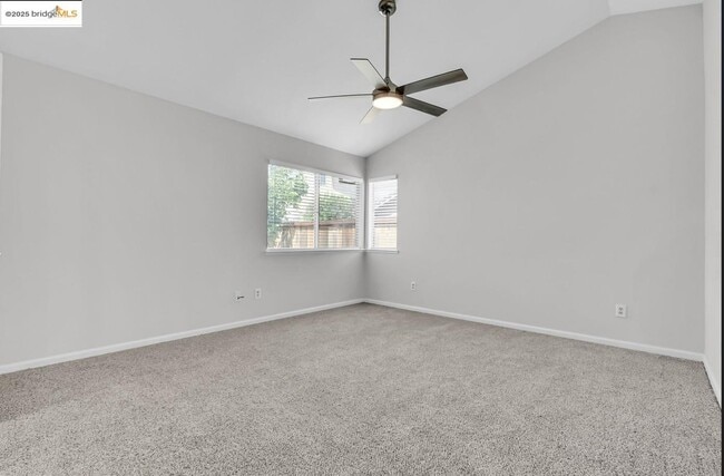 Building Photo - 9438 Tuscany Cir