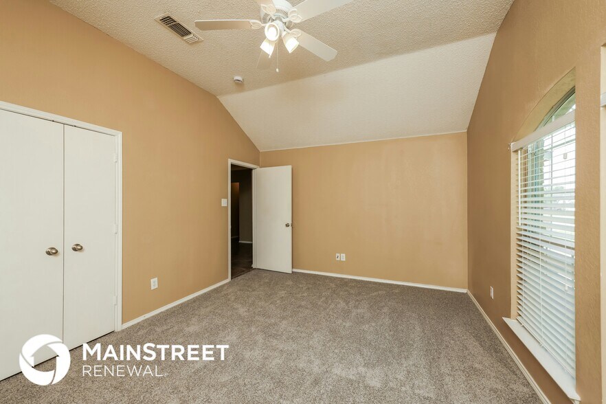 Building Photo - 449 Cambridge Dr