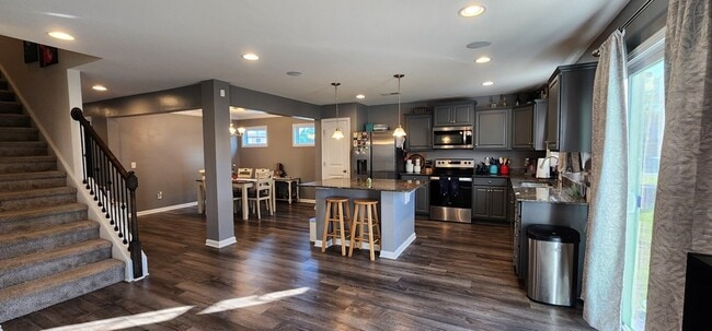 Building Photo - 354 Niblick Dr