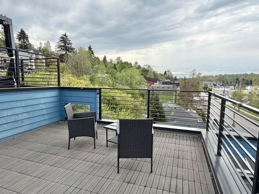 Building Photo - Upscale 3-level Modern Townhome in desired Delridge Neighborhood! Available Now!