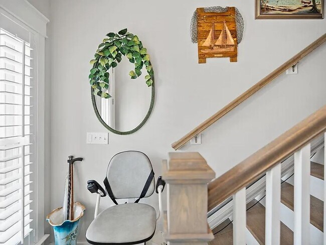 Building Photo - Gorgeous newer 2-Story, 4 bedroom Home in ...