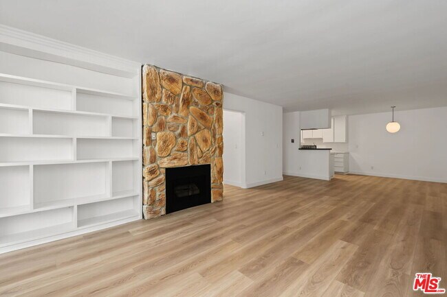 Building Photo - 16169 Sunset Blvd