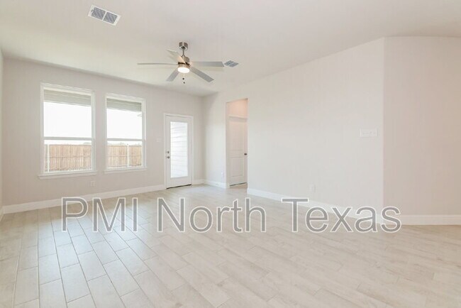 Building Photo - 913 Sicily Blvd