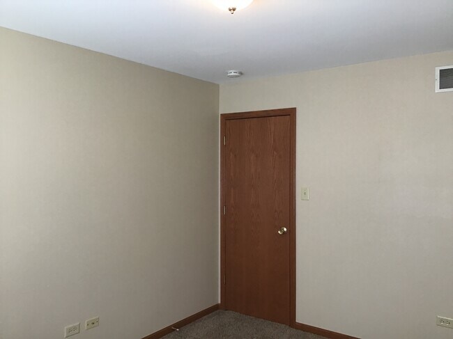 Building Photo - 2003 Gray Hawk Dr