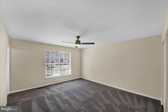 Building Photo - 801 High Plain Dr