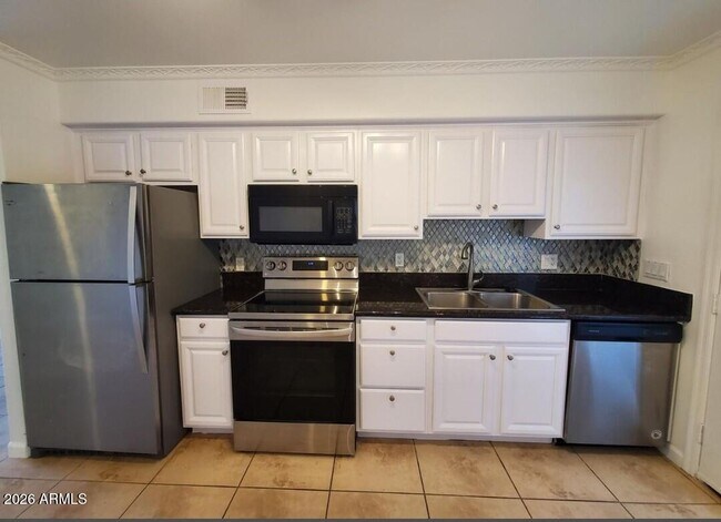 Building Photo - 3445 N 36th St