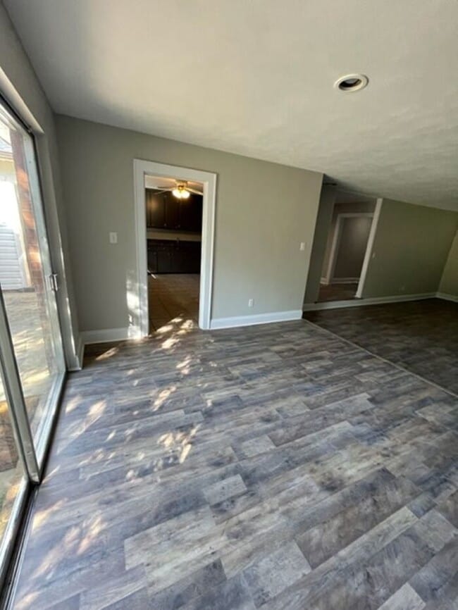 Building Photo - Spacious Corner-Lot Home Near Hwy 127 & Downtown Hickory