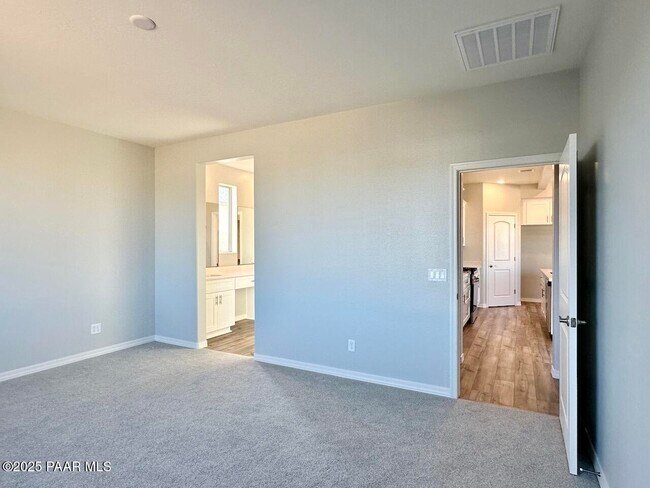 Building Photo - 7701 E Fieldstone Dr