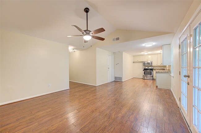 Building Photo - 5730 Southminster Dr