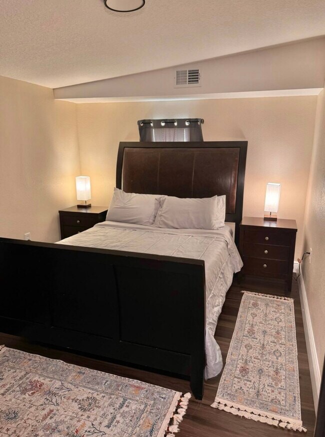 Building Photo - 1265 Aquarius Ave