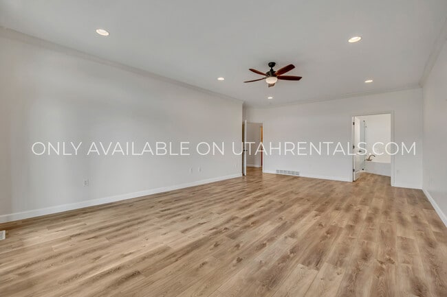 Building Photo - 2979 Desert Forest Ln