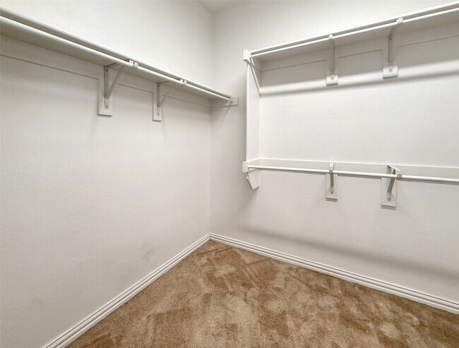 Building Photo - 2064 Barx Dr