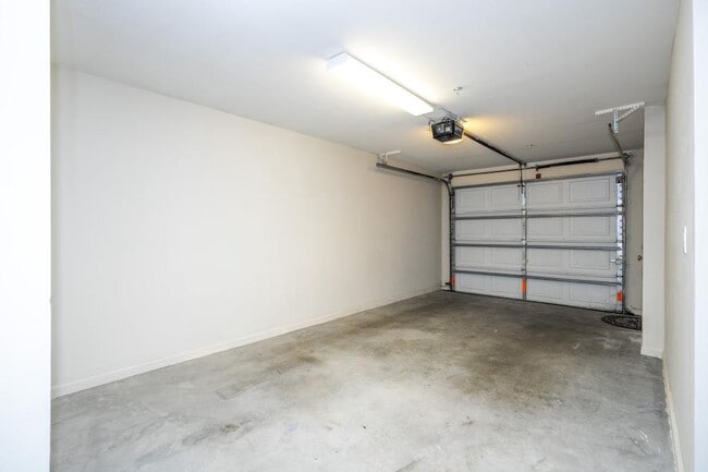 Building Photo - 12102 Poppy Field Ln