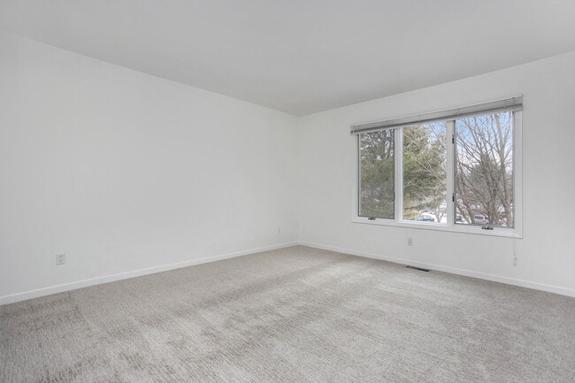 Building Photo - 18131 Mohawk Dr