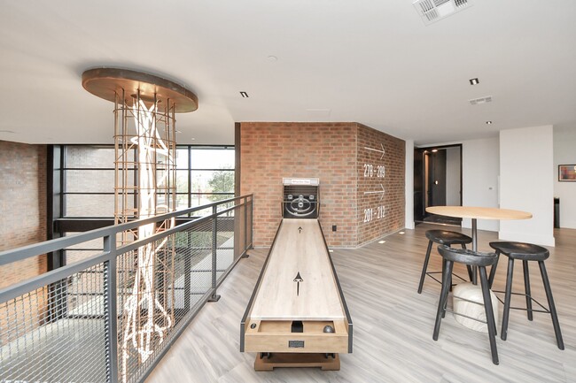 Building Photo - 2810 Riverby Rd