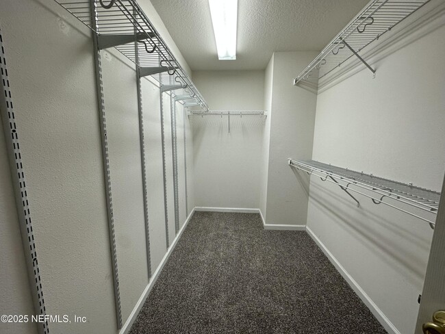 Building Photo - 11197 Castlemain Cir W