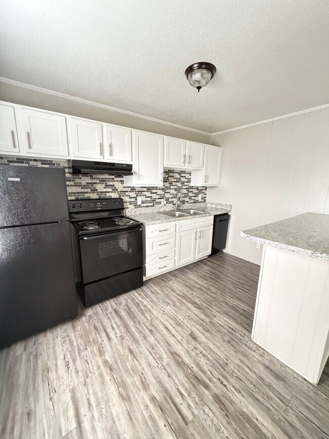 Building Photo - Oxford-2 Bedrooms