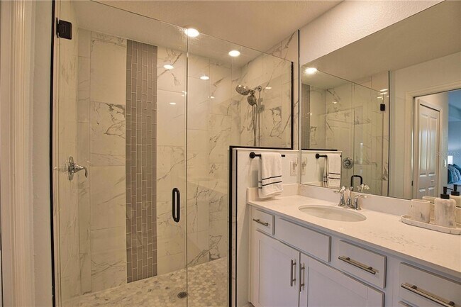 Building Photo - 12470 Wellen Golf St