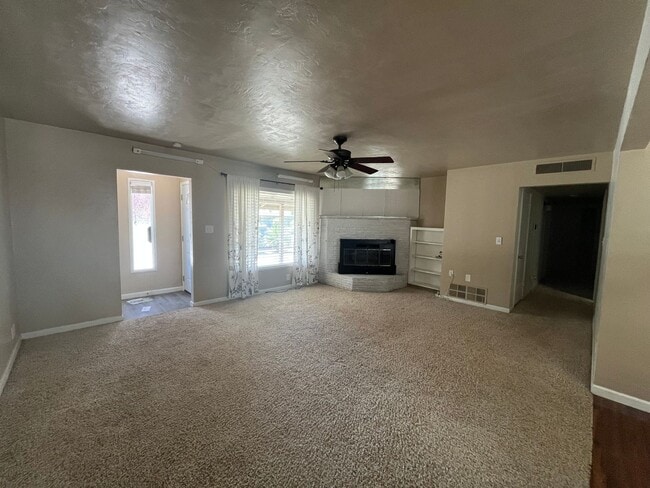 Building Photo - Cozy three bedroom home for rent