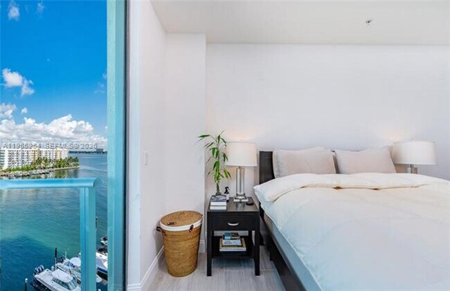 Building Photo - 7928 East Dr