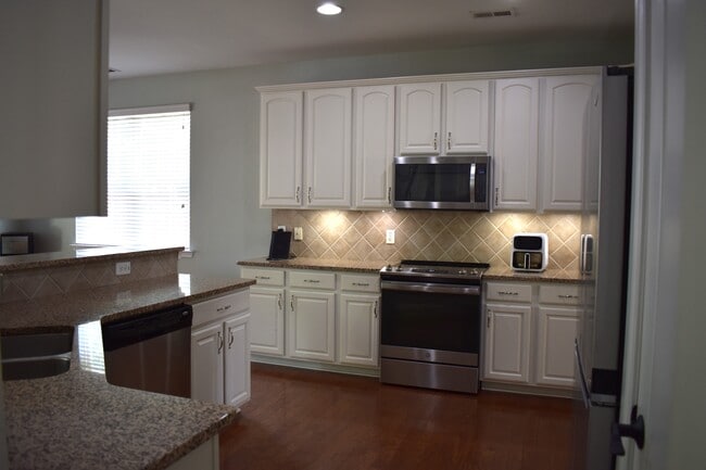 Building Photo - 13618 Delstone Dr