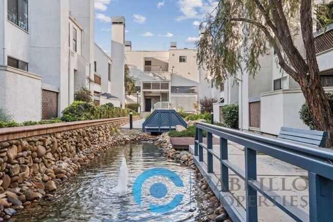 Building Photo - 2236 River Run Dr