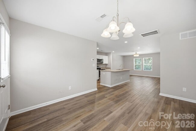 Building Photo - 1361 Ontario Dr