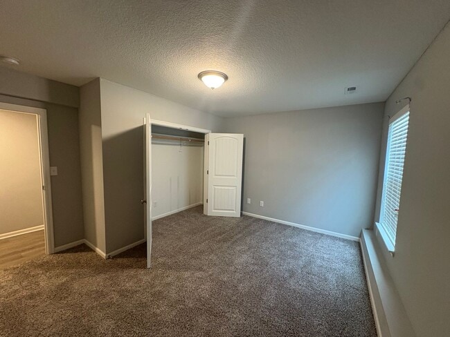Building Photo - 705 Poplar Cir