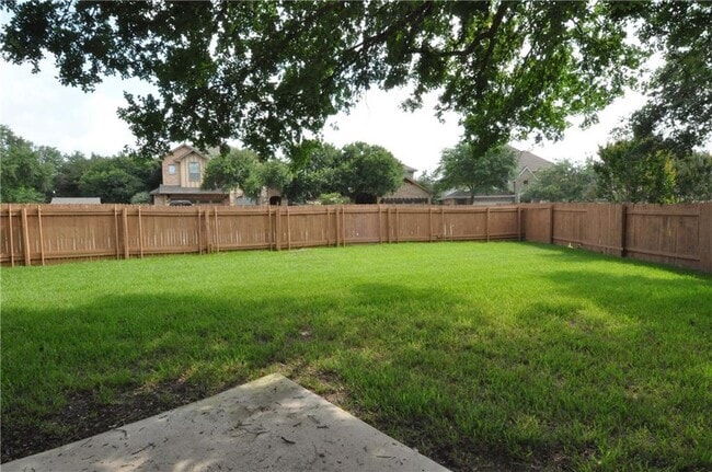 Building Photo - 3323 Pine Needle Cir
