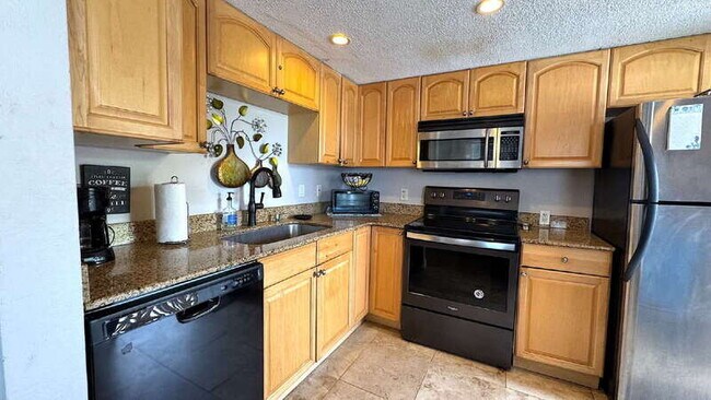 Building Photo - 506 University Blvd