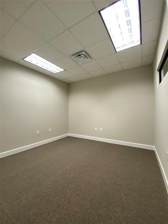 Building Photo - 633 E Fernhurst Dr