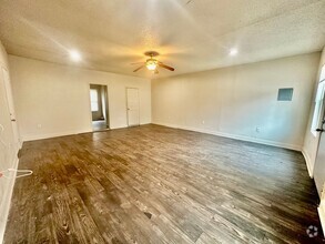 Building Photo - Studio in Highland Park Area