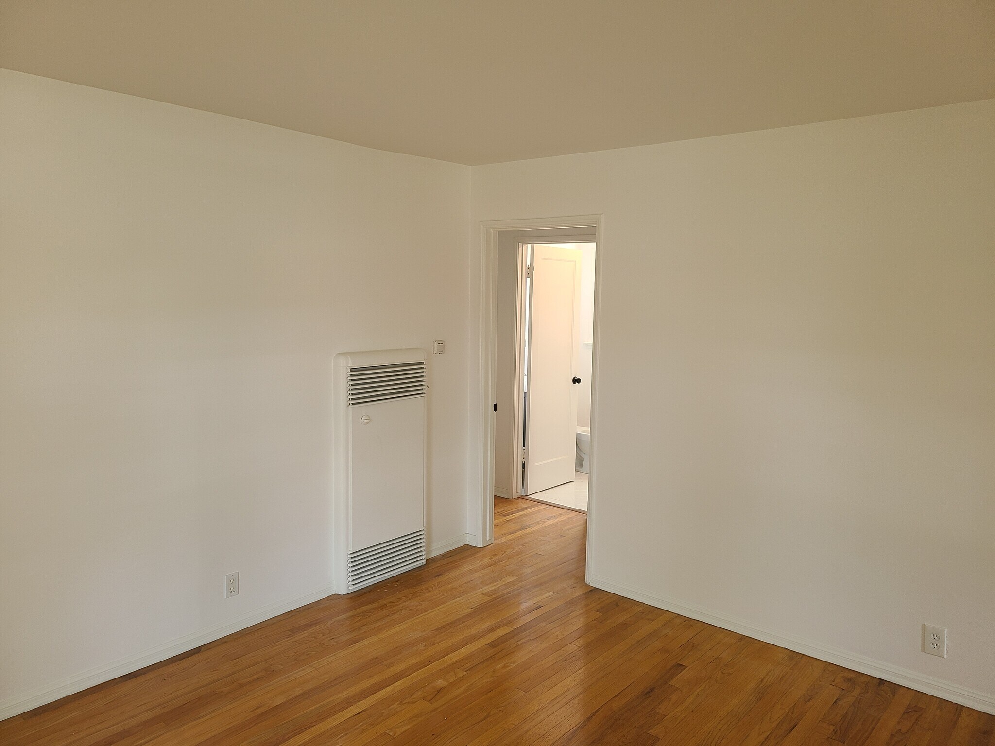 Building Photo - 8377 Dunbarton Ave