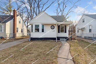 Building Photo - Completely Renovated 3-Bedroom Bungalow in...