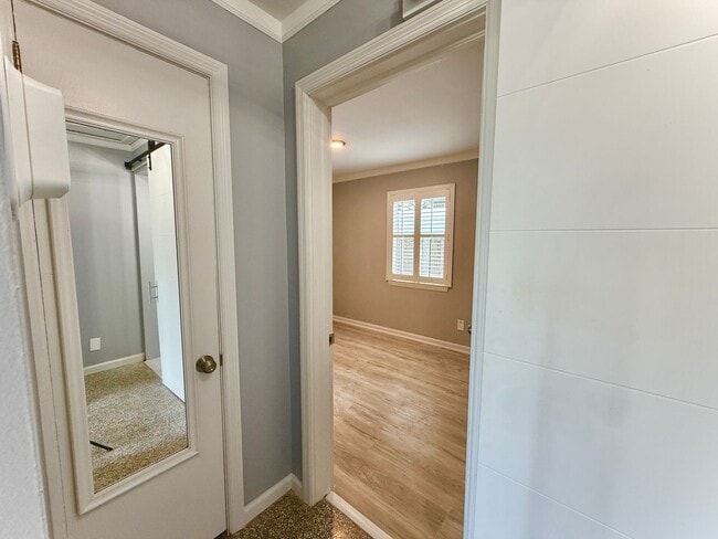 Building Photo - 1835 42nd Ave