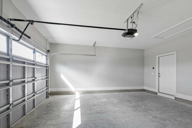 Building Photo - 118 Shelby Dr