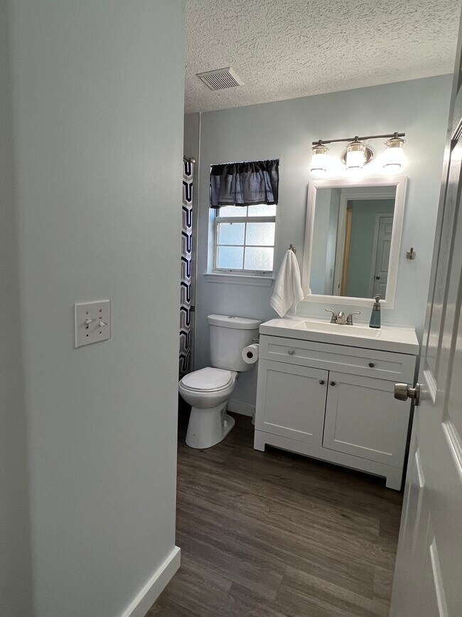 2nd bath - 115 Nautilus St