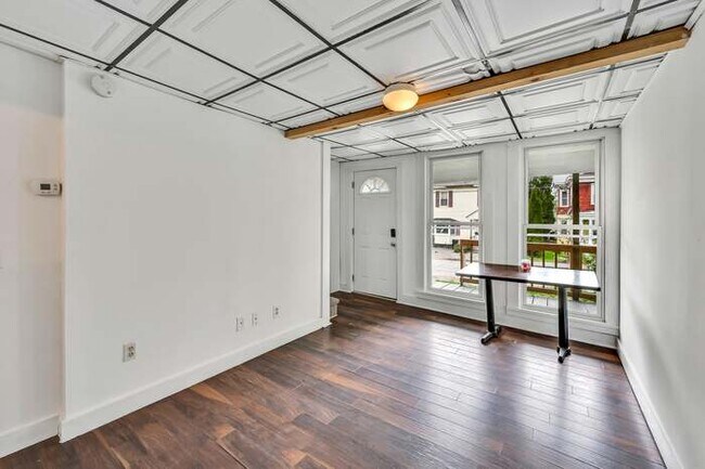 Building Photo - 27 Gannett St
