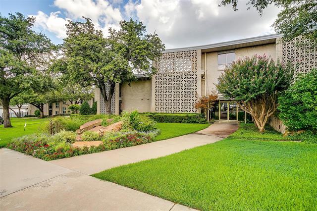 Building Photo - 2301 Ridgmar Plaza