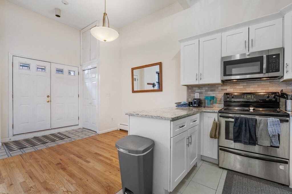 Building Photo - 113 W Dedham St