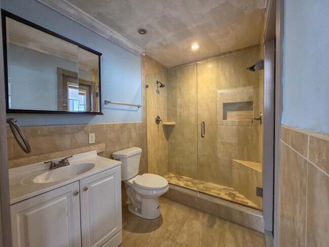 Building Photo - 1204 Sunset Rd