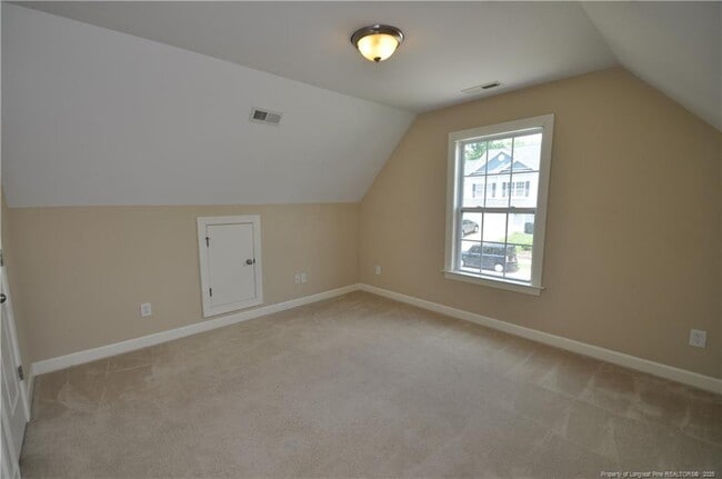 Building Photo - 409 Braxman Ln