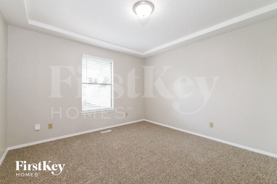 Building Photo - 1008 Sennybridge Dr