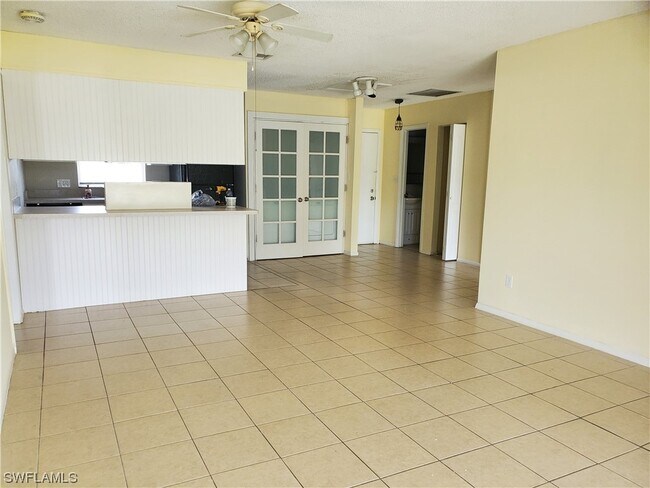 Building Photo - 4261 Island Cir