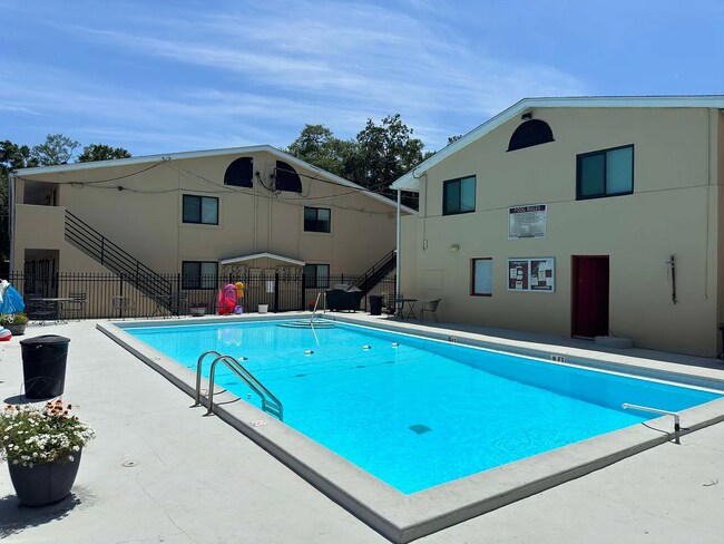 Building Photo - 403 Hayden Rd