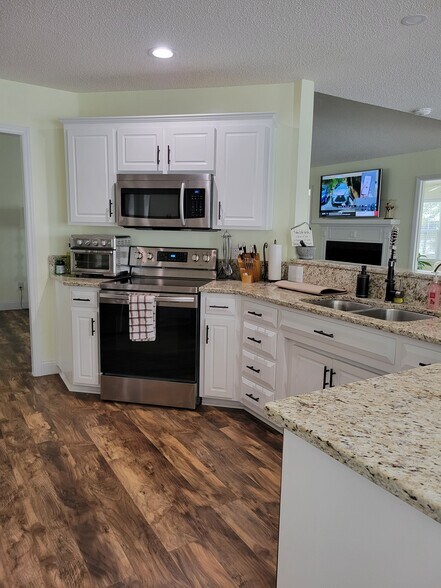 Building Photo - 6126 Castleton Ct