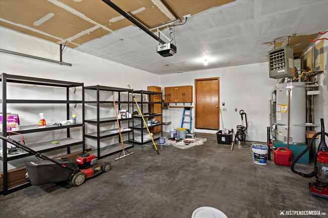 Building Photo - Modern Southside Duplex
